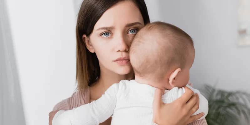 Biegunka u niemowlaka objawy: jak rozpoznać poważne sygnały