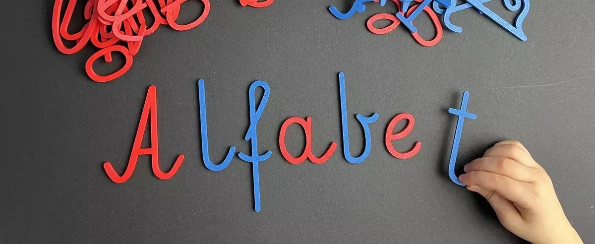 Alfabet sensoryczny: skuteczne narzędzie do nauki liter dla dzieci