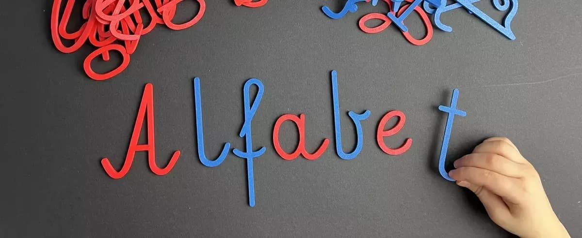 Alfabet sensoryczny: skuteczne narzędzie do nauki liter dla dzieci