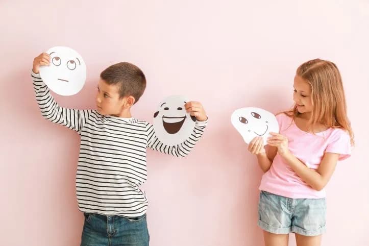 Integracja sensoryczna: jak zaburzenia wpływają na rozwój dziecka