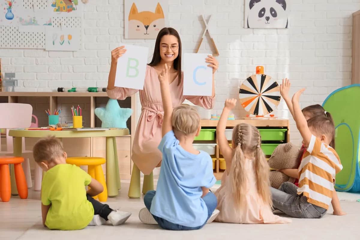 Kiedy do przedszkola po antybiotyku? Ważne zasady powrotu zdrowia