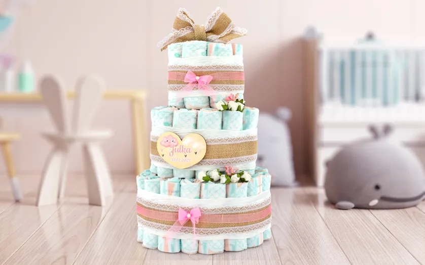 Jak zrobić tort z pampersów dla dziewczynki - proste kroki i pomysły dekoracyjne