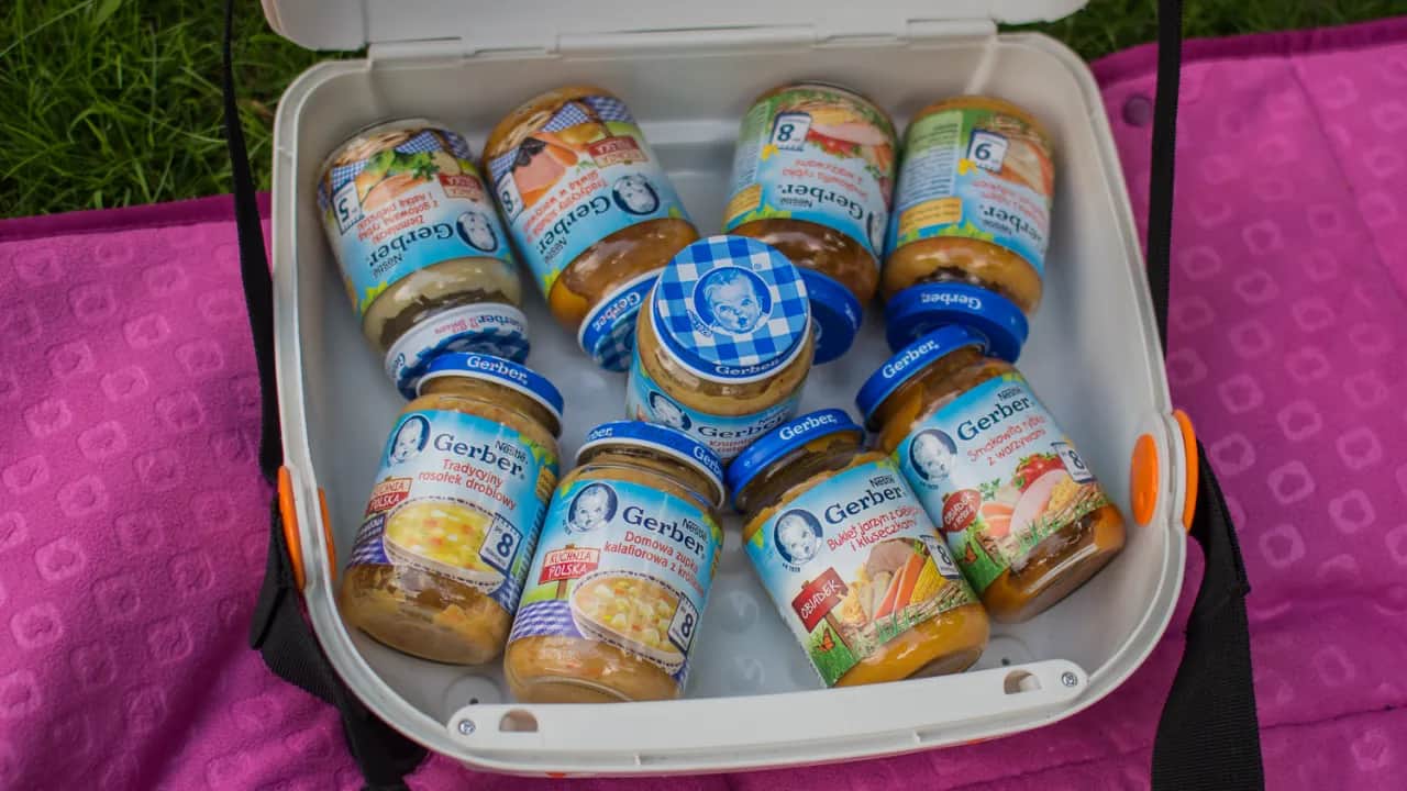 Co dla 5 miesięcznego dziecka: najlepsze jedzenie i zabawy dla malucha