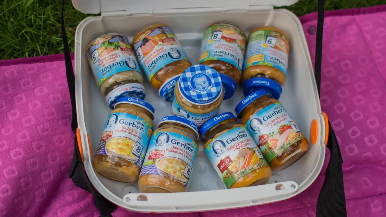 Co dla 5 miesięcznego dziecka: najlepsze jedzenie i zabawy dla malucha