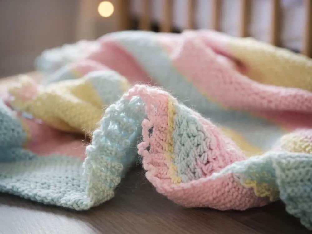 Ile włóczki na kocyk dla niemowlaka? Sprawdź, by nie przepłacić!